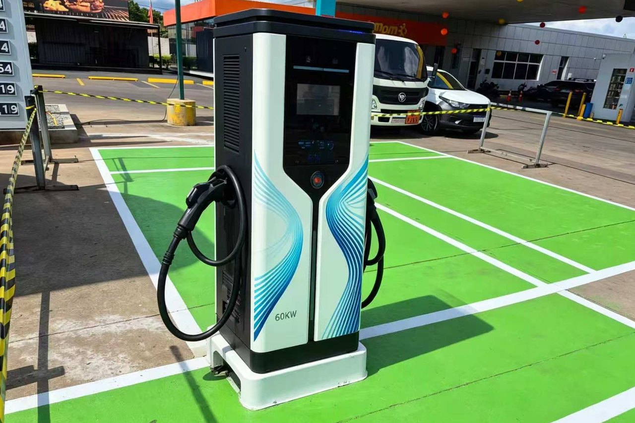 Gas-Station-Charger-2